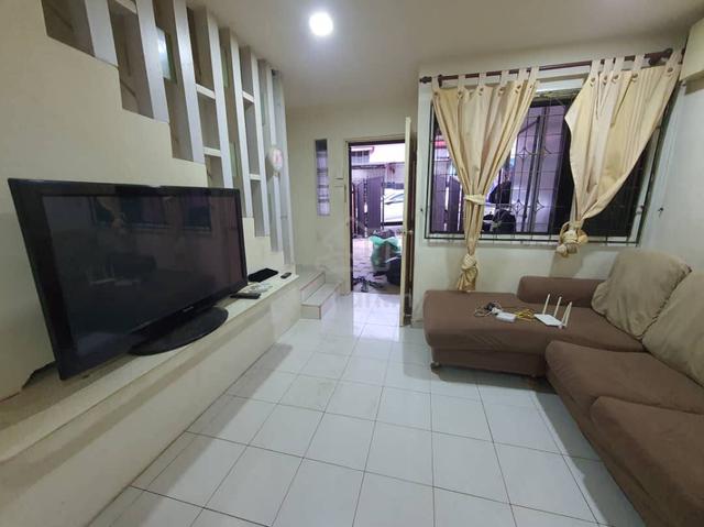 Taman Daya / Double Storey / Near Mount Austin Almost Fully furnished 1