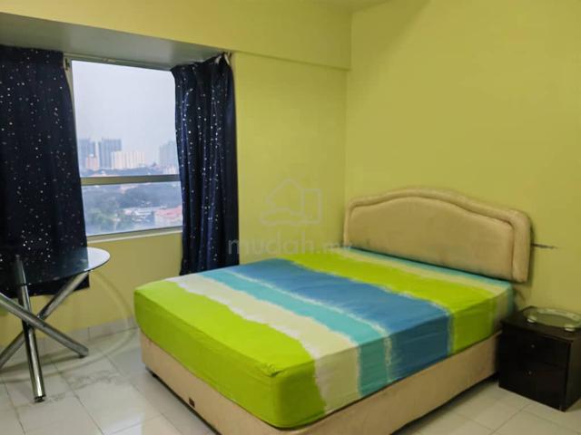 University Place (Plaza Ivory) 1