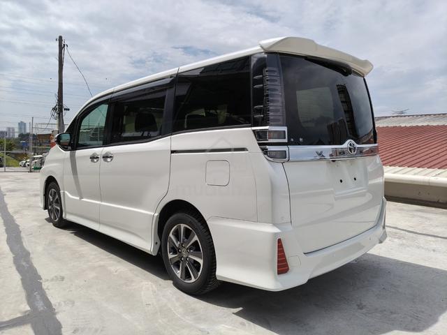2021 Toyota VOXY 2.0 ZS (A) - 4