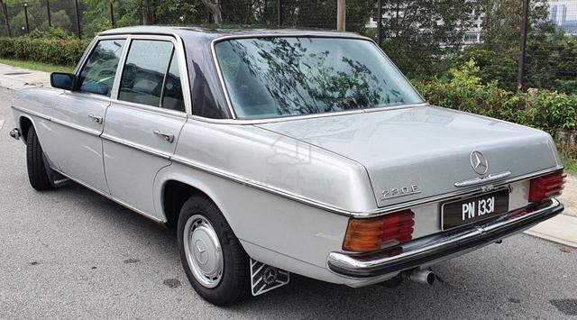 Classic Mercedes-Benz 230E (1972) - 2