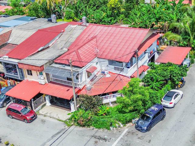 Corner Lot Double Storey Terrace, Taman Indah Jaya, Petaling Jaya 1