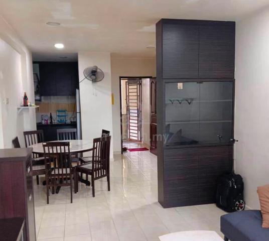 Indah Court Apartment (Bukit Indah) 1