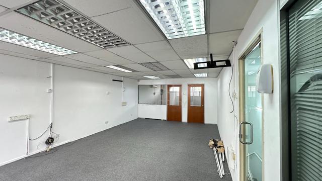 Shop-Lot Ground & First Floor at USJ8 Facing Main Road For Rent 1