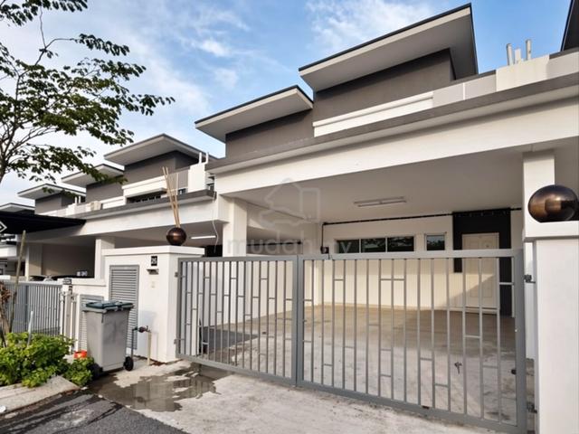 【Owner Urgent Sell】25x80 SEMI-D Concept Landed @ Dengkil 1