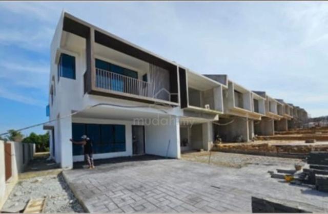 Good New 2 Storey Exlusive Malay Jenderam Salak Tinggi Selangor 1