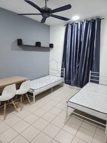 Subang Jaya Male Large Room for Rent | 3 Mins To LRT/BRT 1