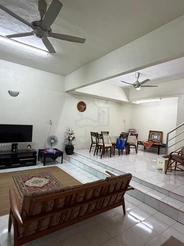 Double Storey Terrace at Lintang Delima, Greenlane, Concrete 1