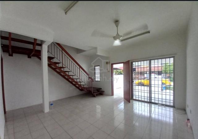 Rumah Teres 2 Tingkat - Good Condition - Saujana Putra 6 1
