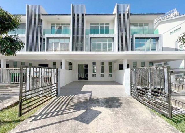 3 Storey Bangi Avenue Kajang > 7 Bilik 7 Bathroom【No ❌10% Deposit】 1