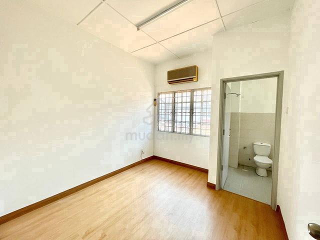 2 sty CORNER HOUSE usj 13 Usj13 usj 23 usj 16 Subang Jaya 40x60 3