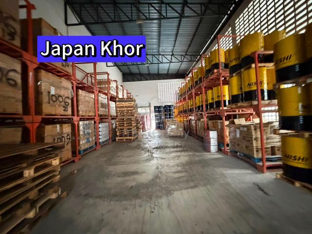 1.5 Storey Semi-Detached Factory / Warehouse For Rent – Valdor 1