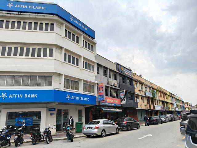 Ground floor shop for rent hot area port klang 1
