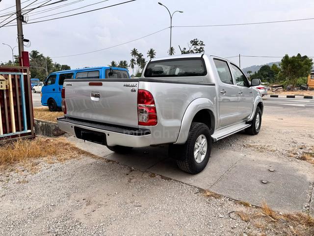 2013 Toyota HILUX 2.5 Double Cab At - 4