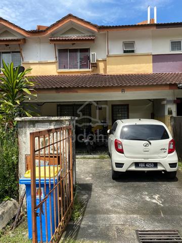 Bilik Sewa Medium di Bdr Saujana Putra,parking banyak,teres 2 tkt. 1