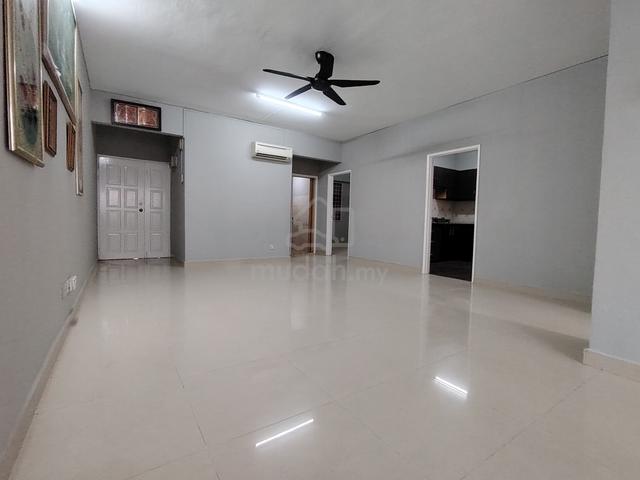 Ixora Apartment (Jalan Tun Razak) 1