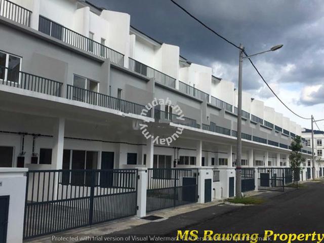 3 Storey Rawang Tin Facing Empty, Garing Utama , Jaya ,Rawang For Sale 1