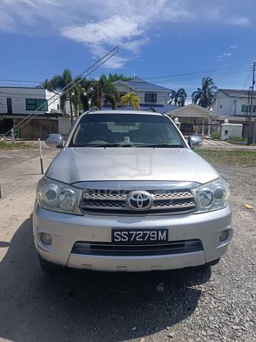 Toyota FORTUNER 2.5 Auto - 2