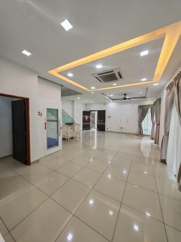 Opal Mutiara Mas @ Mutiara Rini | 2.5 Storey Cluster | Private Lift | 1