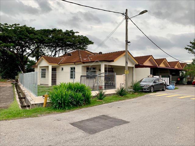 [Hot Area 🔥] CORNER LOT TAMAN MERAK, BUKIT KATIL, MELAKA 1