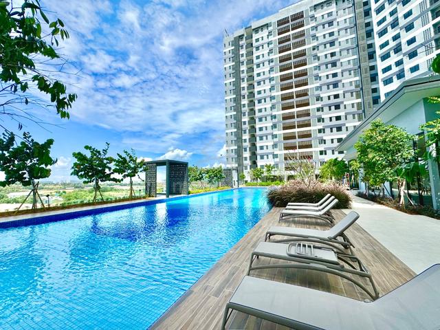 MASTER ROOM WITH 1 PARKING, ARA RESIDENCE, Nilai 1