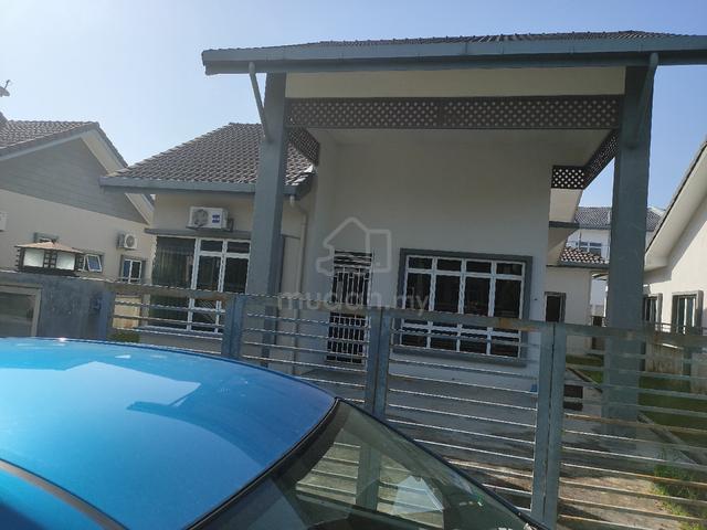 Bungalow for Sale at Kampong Lombong, Seksyen 29, Shah Alam.  1