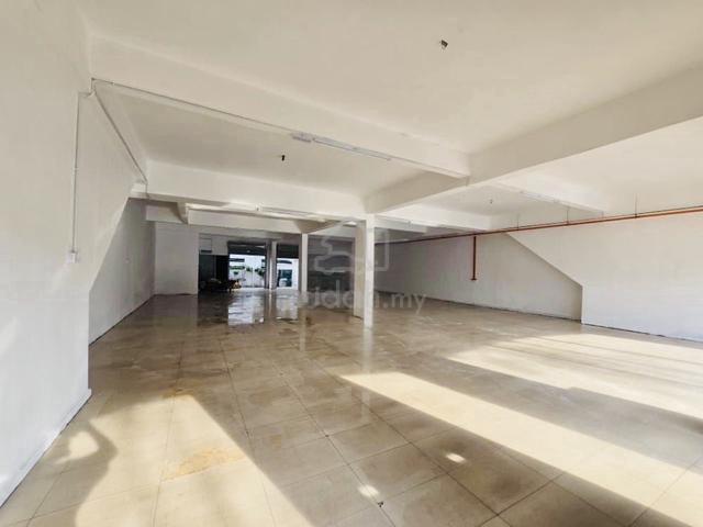 SUPER GOOD UNIT! Raja Uda shoplot. Groundfloor. Corner unit. 2,480sqft 1