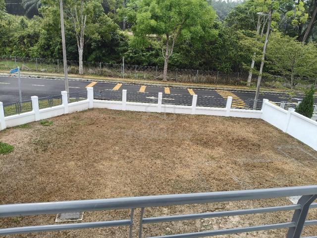Corner/Renovated 2-Sty Cluster Semi-D Royal Ivory 2, BSP - Large Land 1