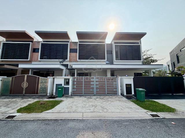LOW DEPO + RENOVATED 2.5 Storey Terrace IRIS Taman TTDI Grove Kajang 1