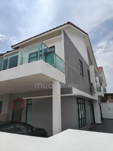 Austin Mutiara Double Storey Cluster House 32x70 Fully Furnished 1