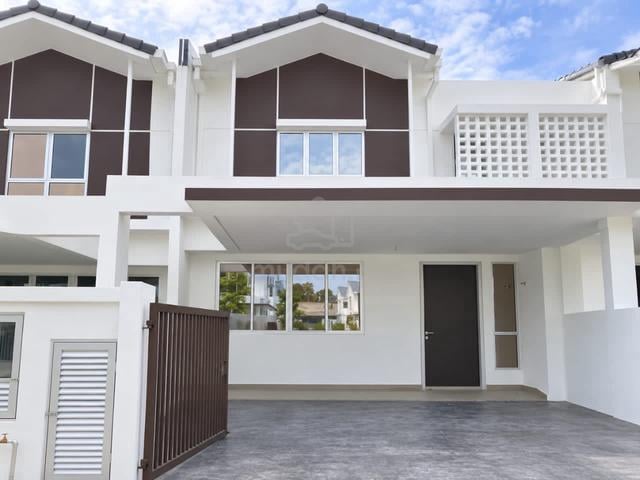Double Storey DAYANA Nilai Impian  1