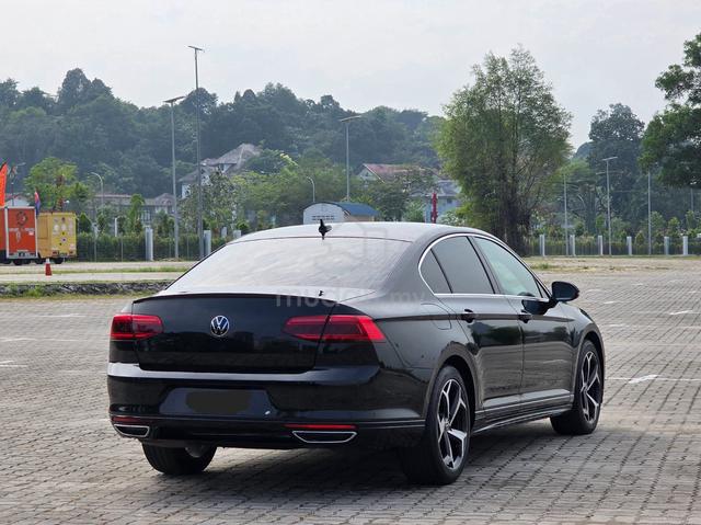 2022 Volkswagen PASSAT 2.0 R-LINE (A) - 5