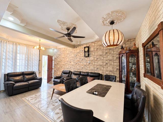 TMN MAWAR, PASIR GUDANG - Saiz Besar / Non Bumi Lot / 4 Bilik 1