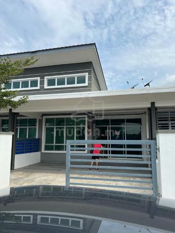 Double Storey Nearby Station 18 Pengkalan