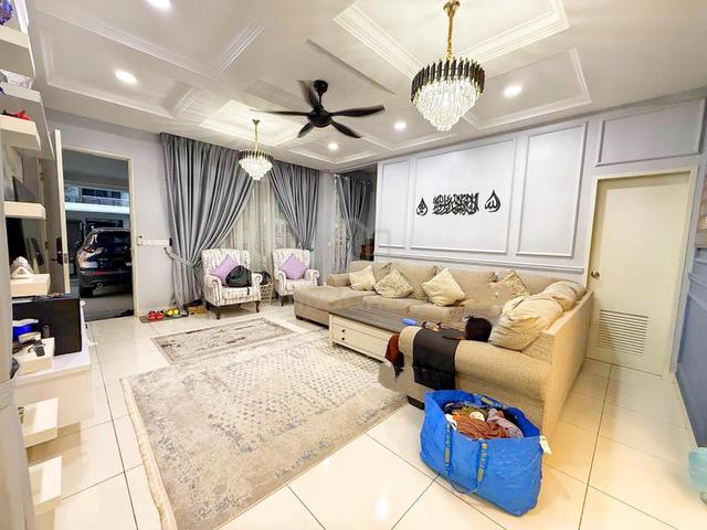 (CORNER,FULLY RENO,SWIMMING POOL) 2 Storey Rimbun Alam, S2 Heights 1
