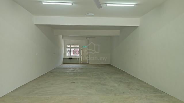 Kedai Untuk Disewa Di Tanah Merah 1