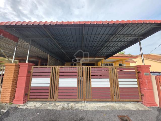 Teres Taman Serai Wangi, Large land area 1560sqft 1