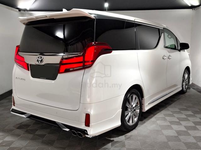 2022 Toyota Alphard 2.5 GOLDEN EYE 5-YRS WARRANTY - 2