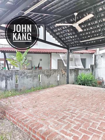 2.5 Storey Terrace, Corner, 2002sf, Partially Furnished & Reno, Cheap! 1
