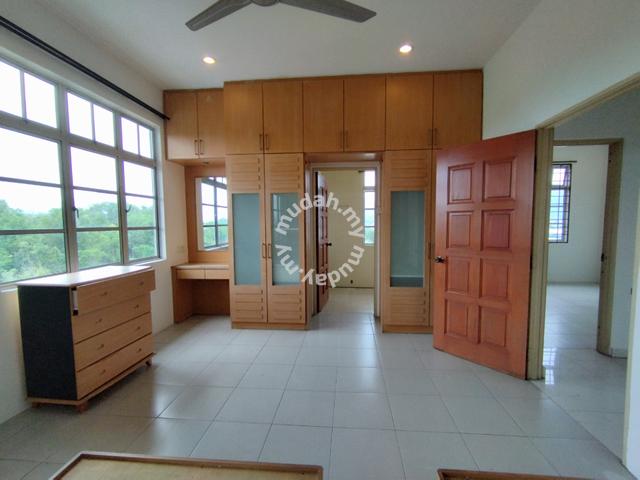 King's Height Apartment 1