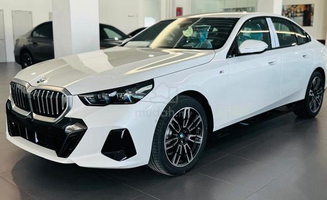 2025 BMW 520i M-Sport - Ready Stock Low Mileage - 1