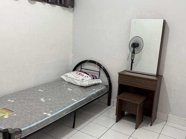Room For Rent in UCA 2 1
