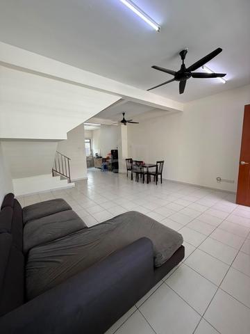 Jln science utama Senai Double storey house For Rent 1
