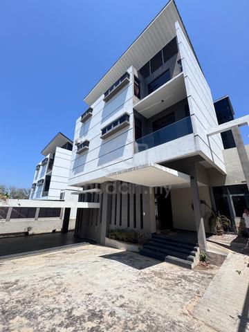 The Somerset Hilltop 3 Storey Luxury Bungalow 1