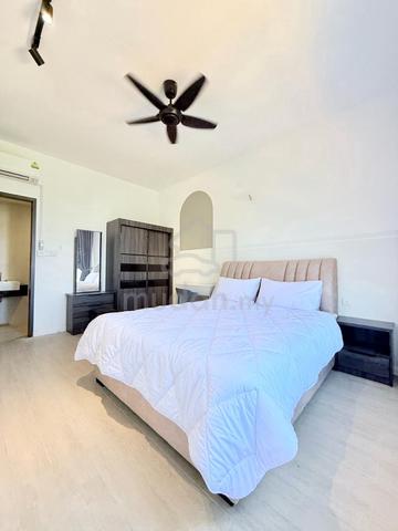 Comfortable Room for Rent at Batu Kawan 1