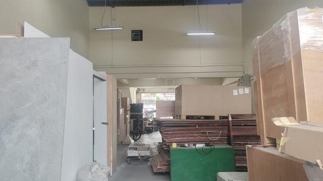 1.5sty Factory/Warehouse Puchong Utama for rent 1