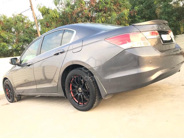 Proton PERDANA 2.0L VTI-L(A)LEATHER SEAT/17"S/RIM - 4