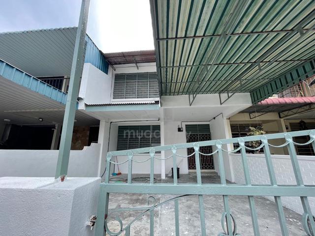 Taman Bukit Kecil All New Renovated Large 2-Storey Terrace Link House! 1