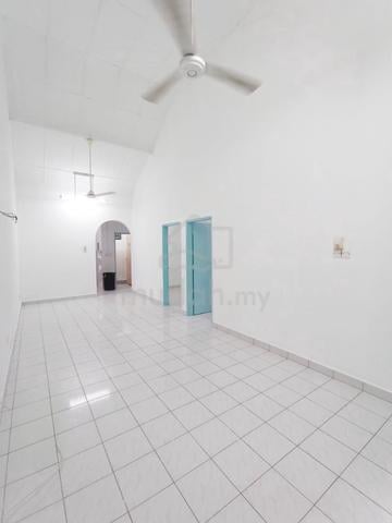 Jln Kosa Perling Single-Storey House For Rent 新山单层住家出租 1