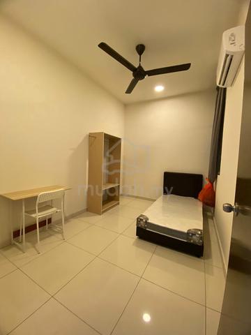 Near Daikin and Sungai Buloh Hospital Suria Putra Middle Room 1