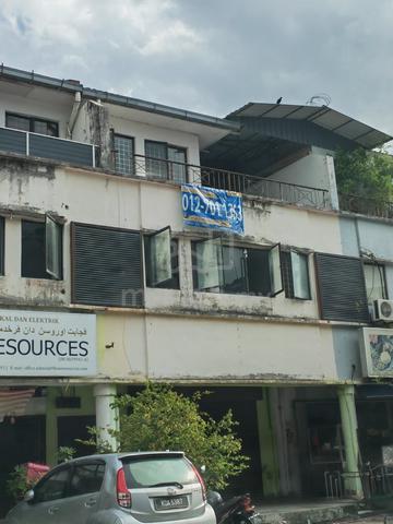 Seri Alam 3-Storey Shop 2nd floor ready to move in July – Jalan Bayu 9 1